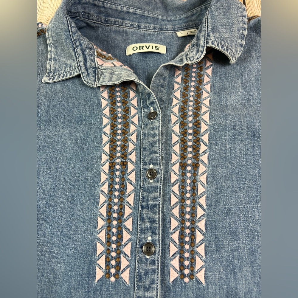 Women's ORVIS Button Up Embroidered Light Denim Shirt Long Sleeve Size Large - Picture 6 of 7